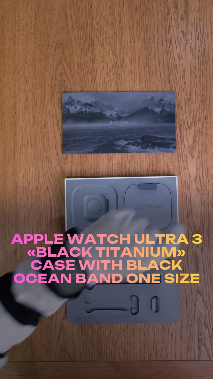 Apple Watch Ultra 3 49 мм «Black Titanium» Case with Black Ocean Band One Size