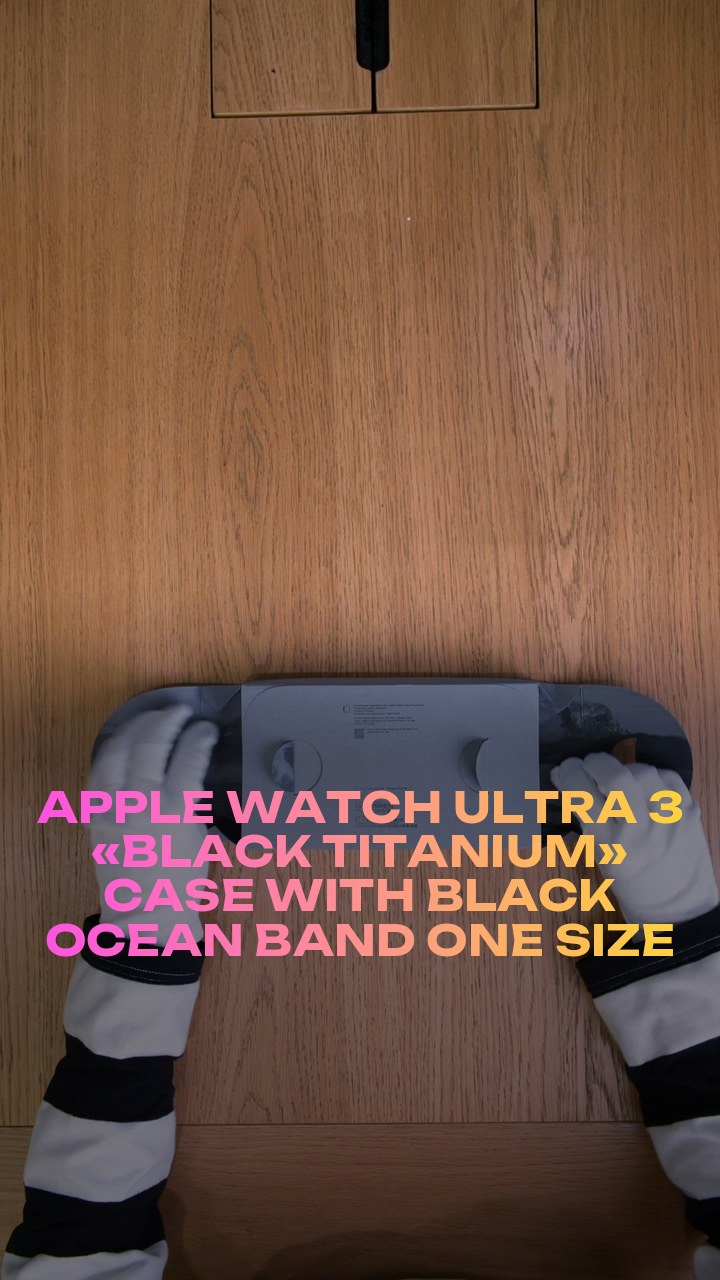Apple Watch Ultra 3 49 мм «Black Titanium» Case with Black Ocean Band One Size