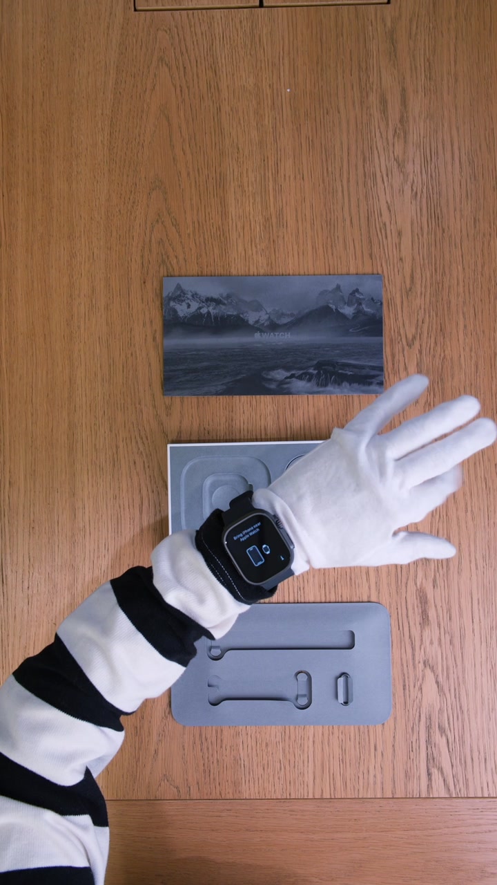 Apple Watch Ultra 3 49 мм «Black Titanium» Case with Black Ocean Band One Size