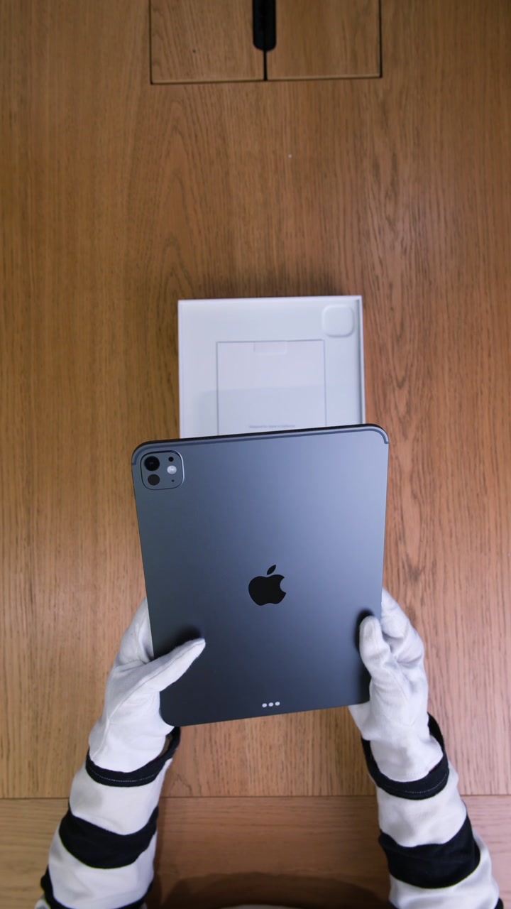 iPad Pro (2025) 11 дюймов Wi-Fi Space Black (Космический черный) Standard glass