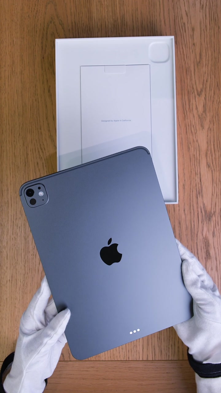 iPad Pro (2025) 11 дюймов Wi-Fi Space Black (Космический черный) Standard glass