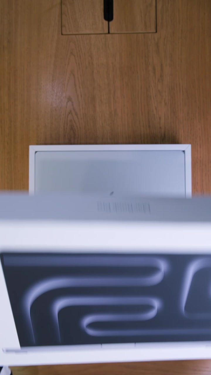 Apple MacBook Pro 16 (2026) Silver