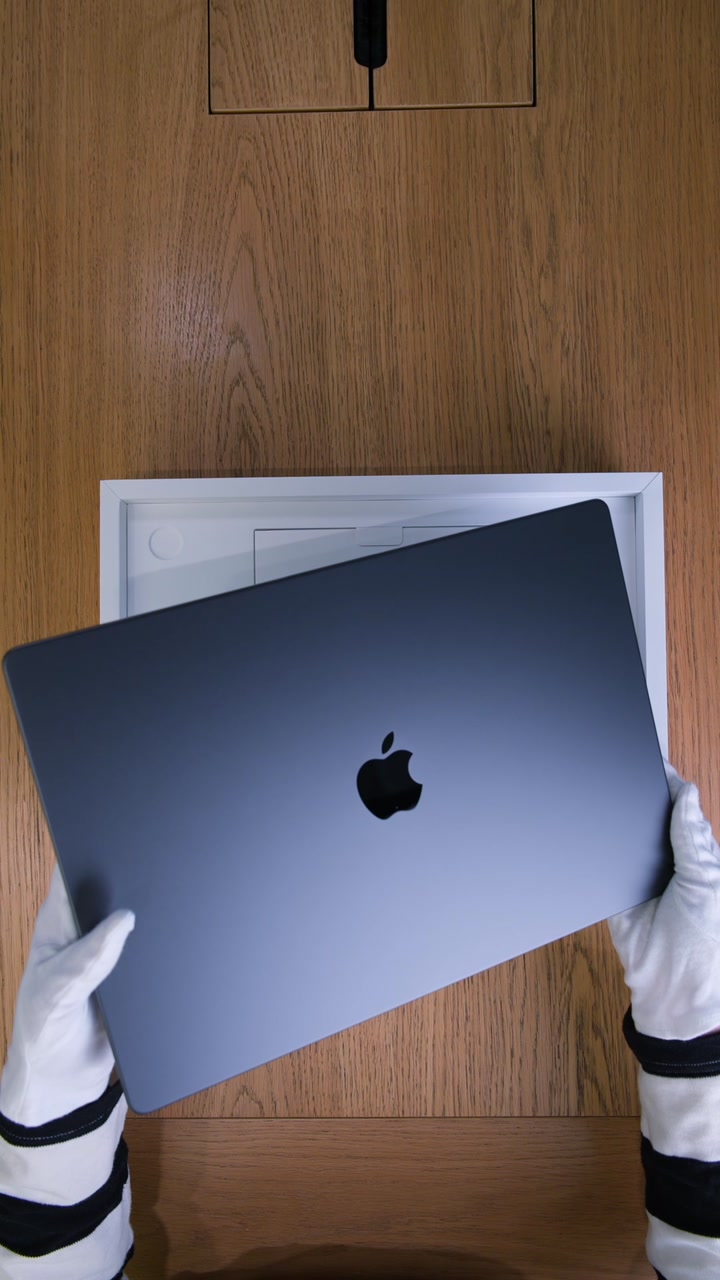 Apple MacBook Pro 16 (2026) Space Black