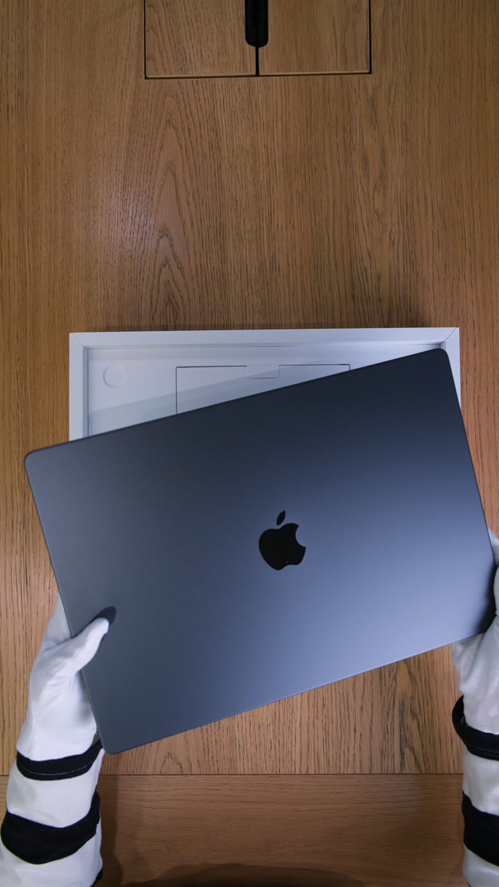 Apple MacBook Pro 16 (2026) Space Black