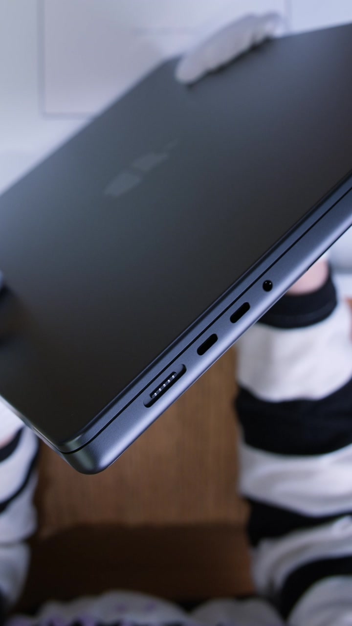 Apple MacBook Pro 16 (2026) Space Black