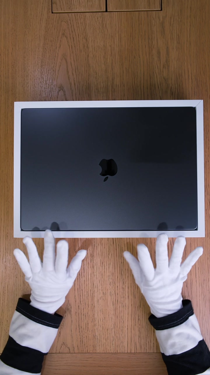 Apple MacBook Pro 16 (2026) Space Black