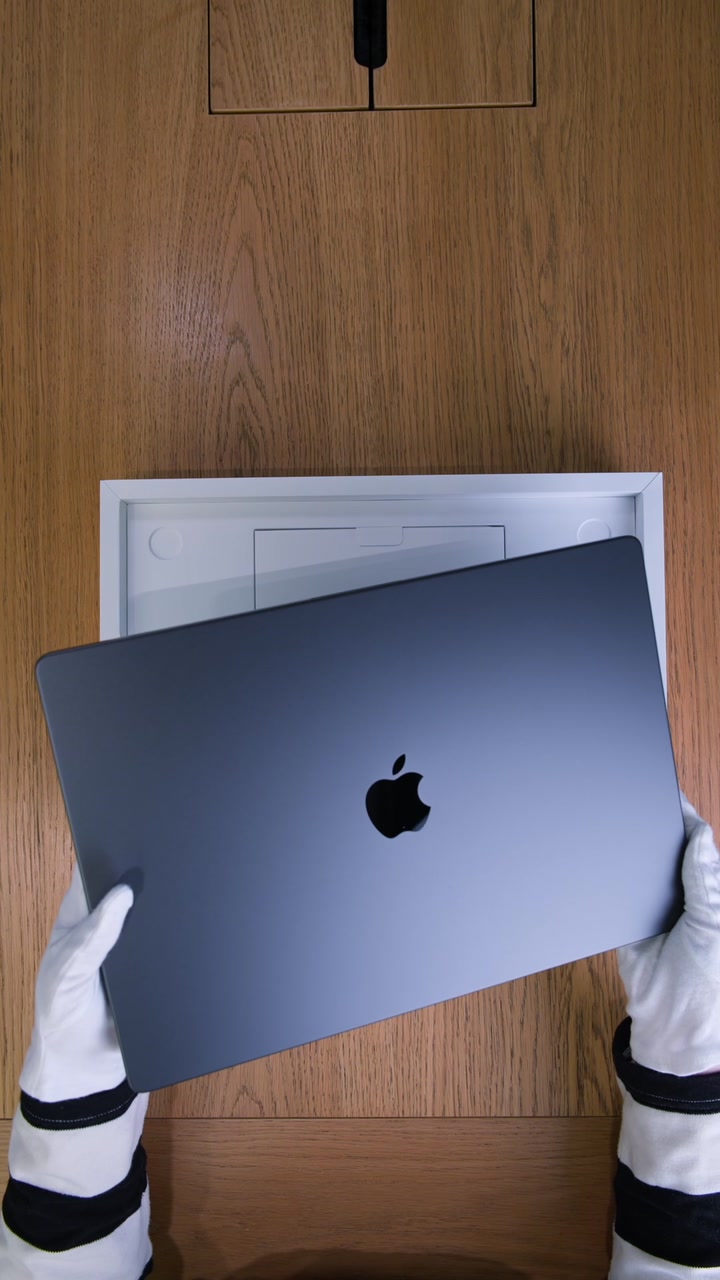 Apple MacBook Pro 16 (2026) Space Black