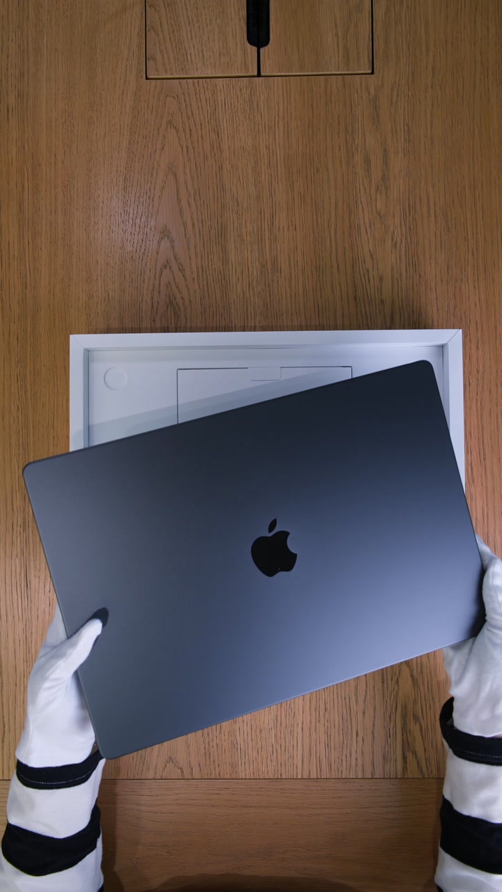 Apple MacBook Pro 16 (2026) Space Black