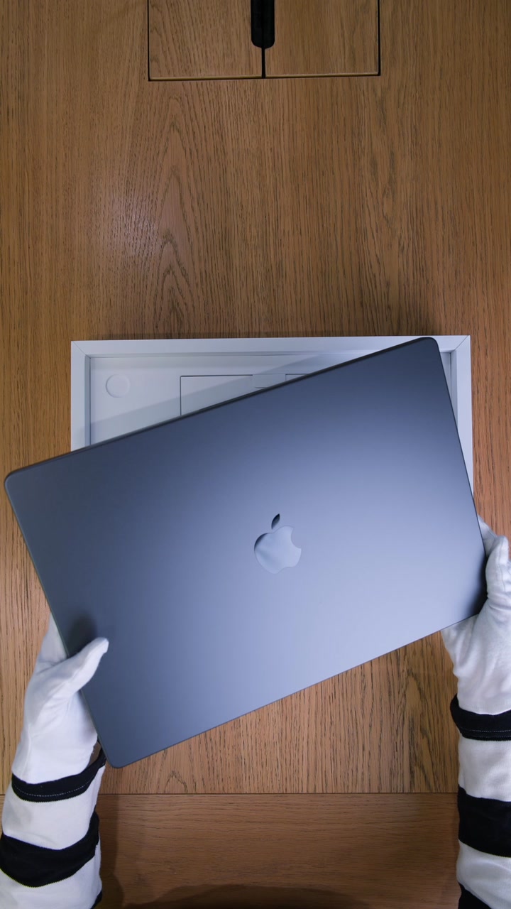 Apple MacBook Pro 16 (2026) Space Black