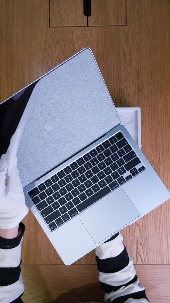 Apple MacBook Air 13 (2026) M5 Sky Blue