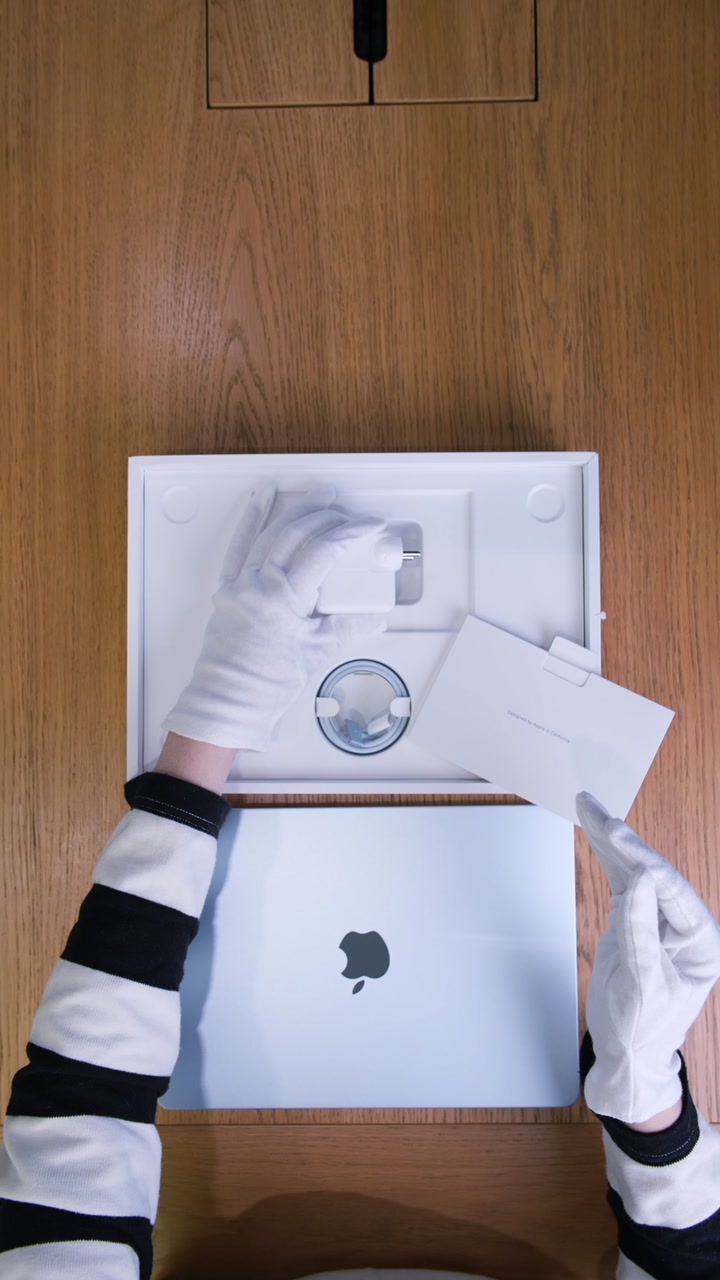 Apple MacBook Air 13 (2026) M5 Sky Blue