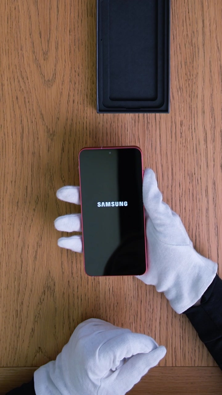 Смартфон Samsung Galaxy S25 5G (Coral) SM-S931/DS