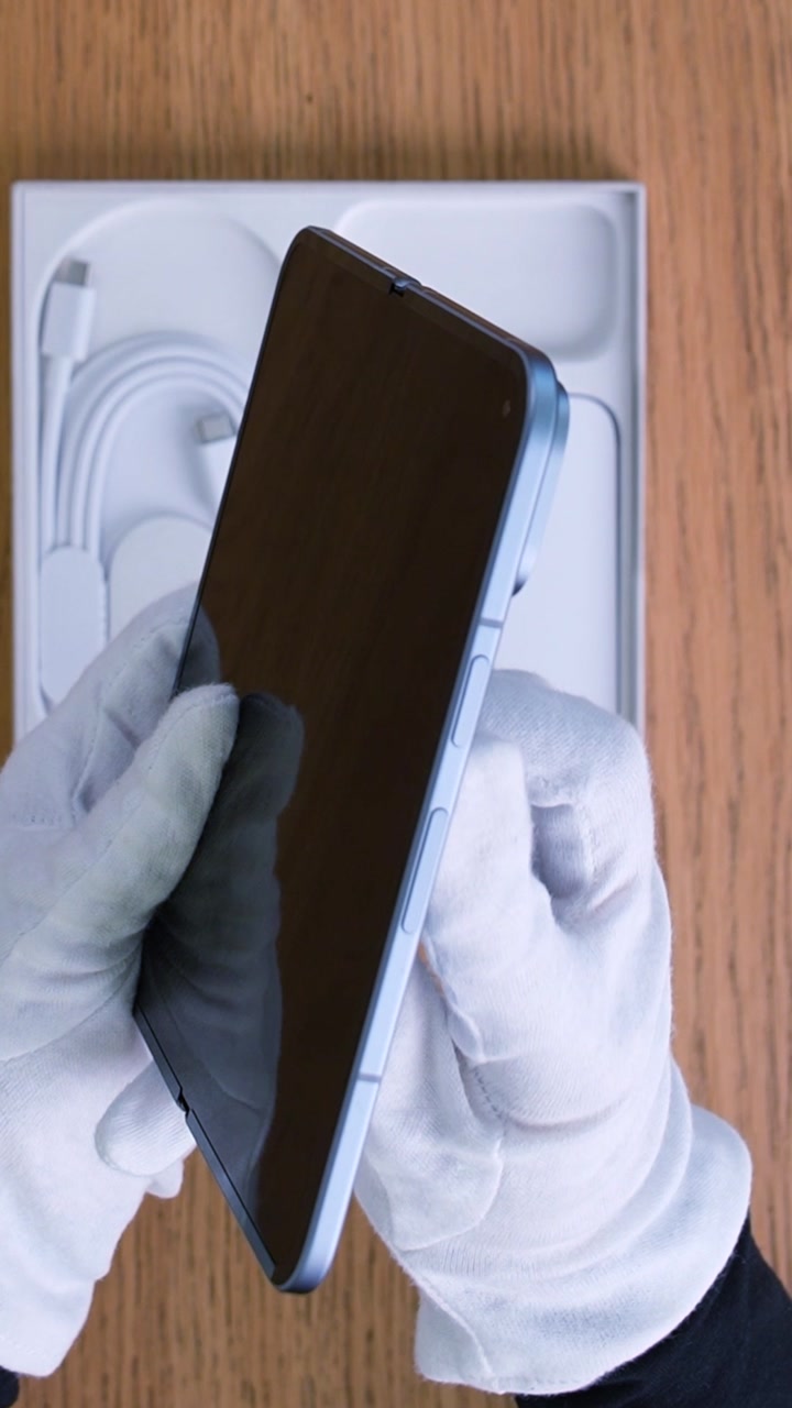 Смартфон Google Pixel 10 Pro Fold (Moonstone) Nano-sim + eSim