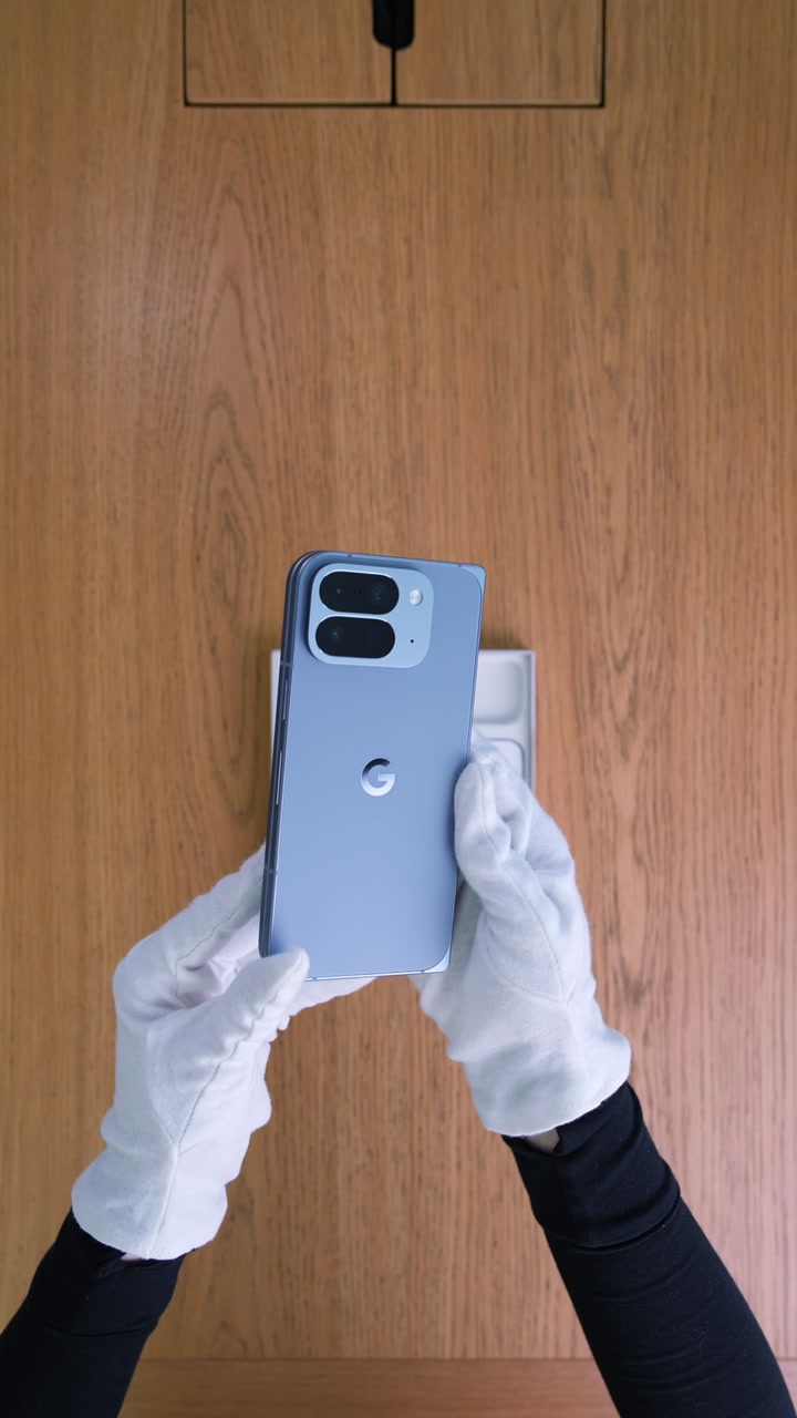 Смартфон Google Pixel 10 Pro Fold (Moonstone) Nano-sim + eSim