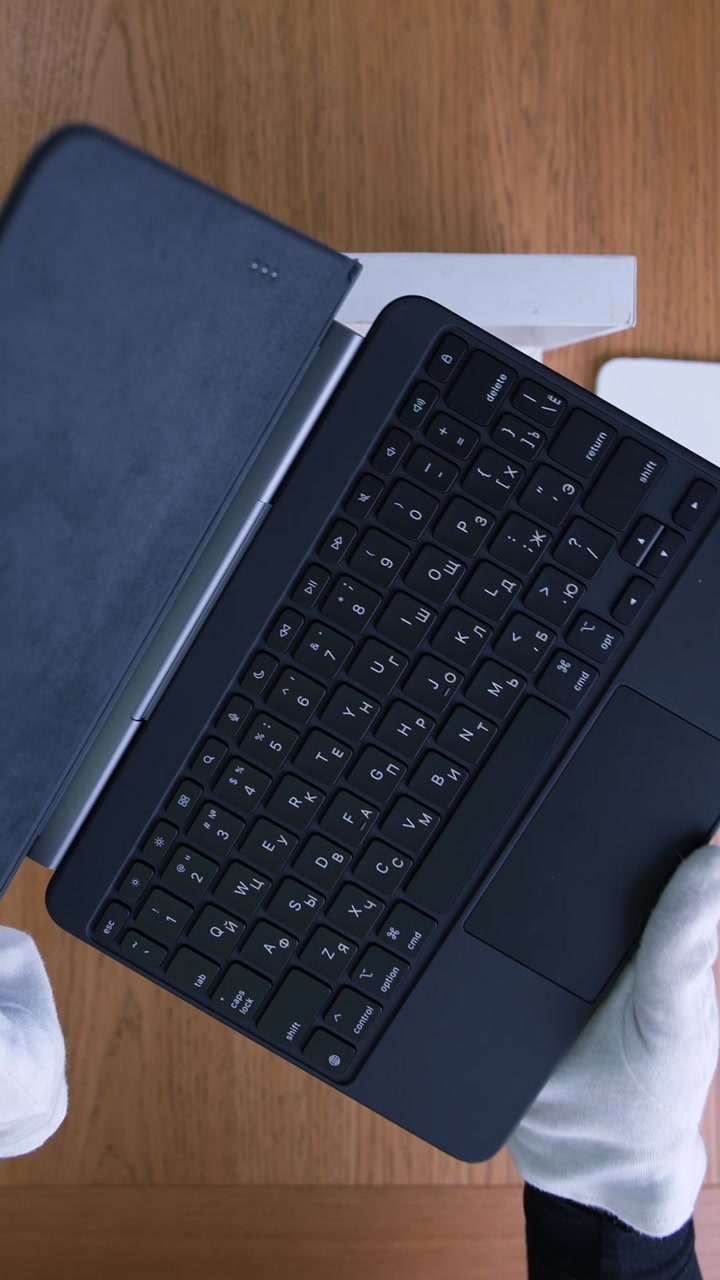 Клавиатура Apple Magic Keyboard для iPad Air 6/7/8 11 (MGYX4) Black
