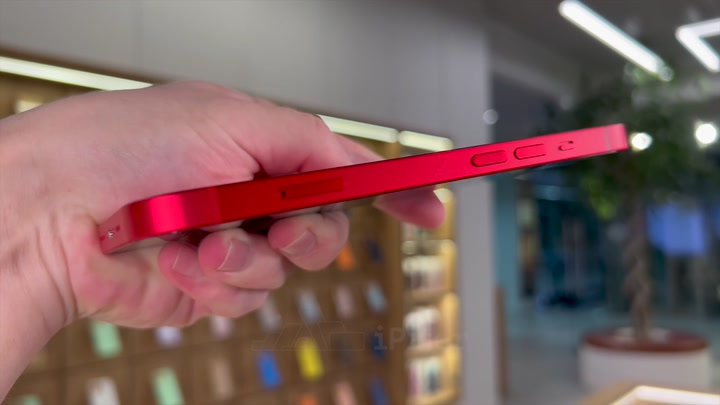 iPhone 14 Red
