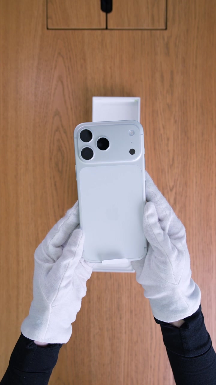 Apple iPhone 17 Pro Max Silver (Серебристый) eSim + eSim