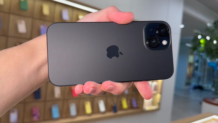 iPhone 15 Black