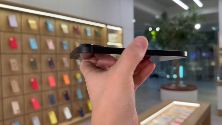 iPhone 15 Black