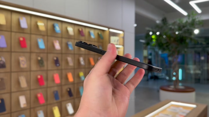 iPhone 15 Black