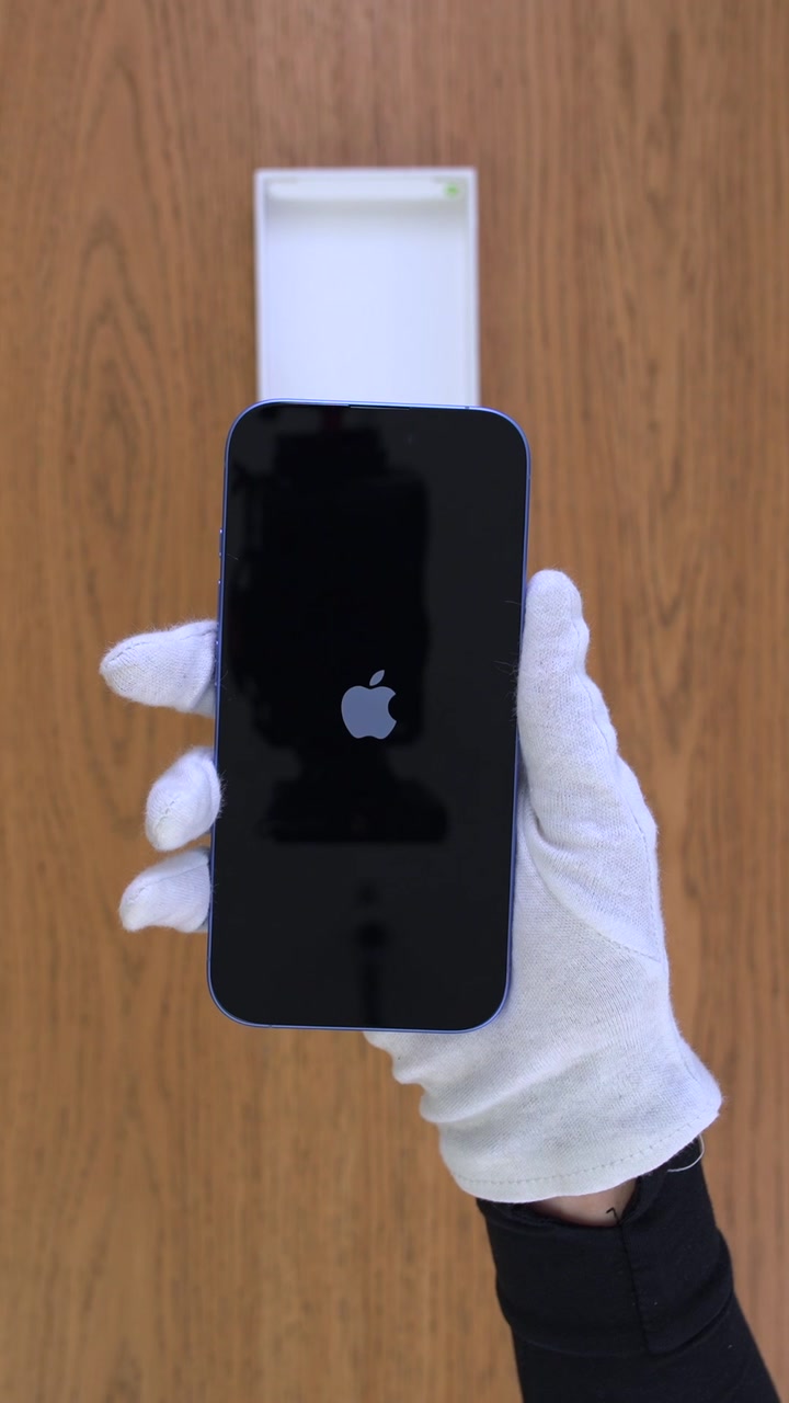 Apple iPhone 16 128Gb Ultramarine (Ультрамарин) Nano-sim + eSim