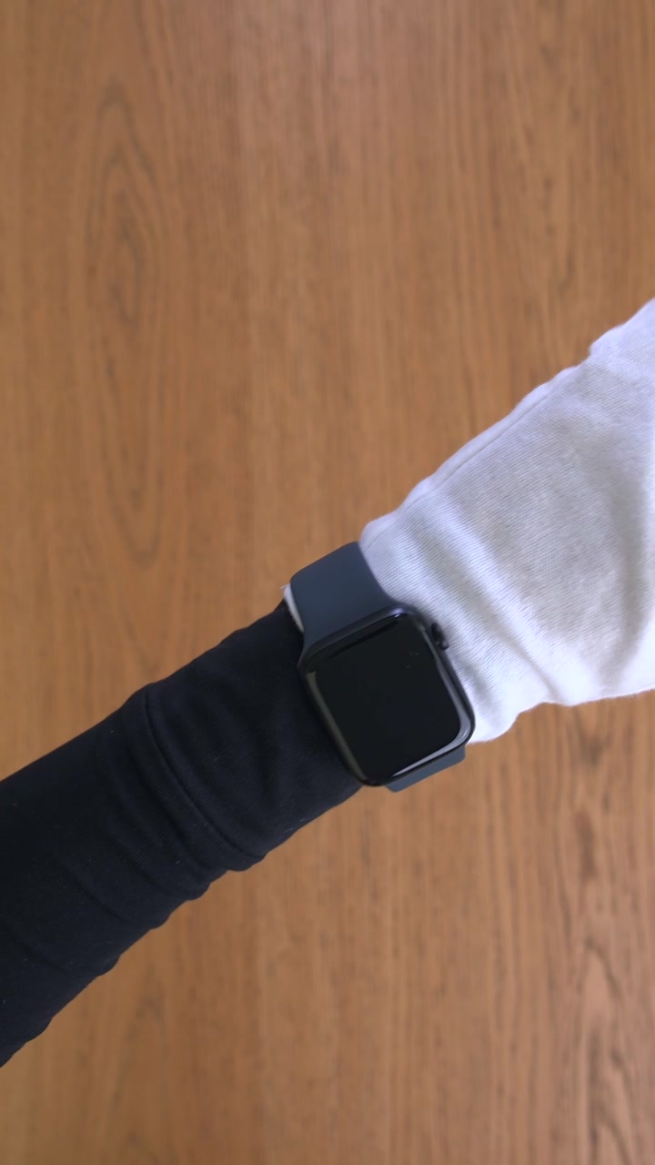 Apple Watch SE (2024) 44 мм Корпус из алюминия «Midnight» Спортивный ремешок S/M «Midnight»