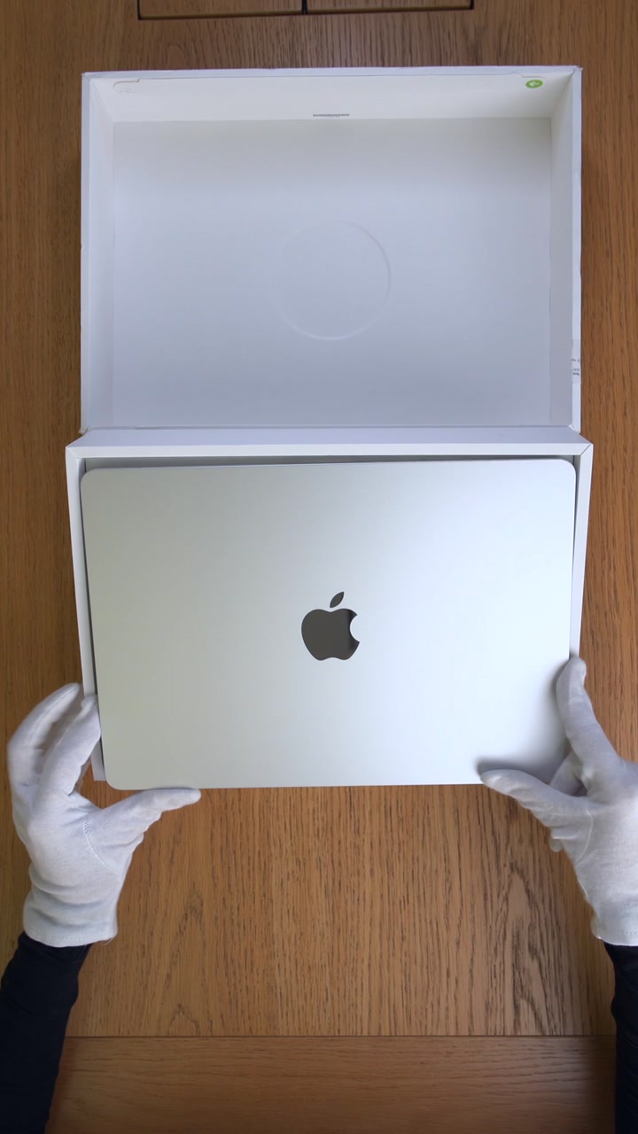 Apple MacBook Air 13 (2025) M4 (10CPU/8GPU/16GB/256GB) Silver (MW0W3)