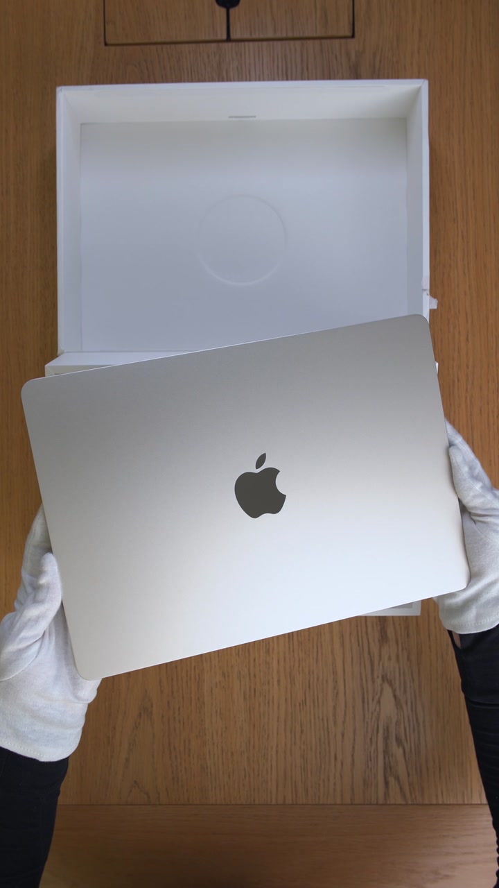 Apple MacBook Air 13 (2025) M4 (10CPU/8GPU/16GB/256GB) Starlight (MW0Y3)