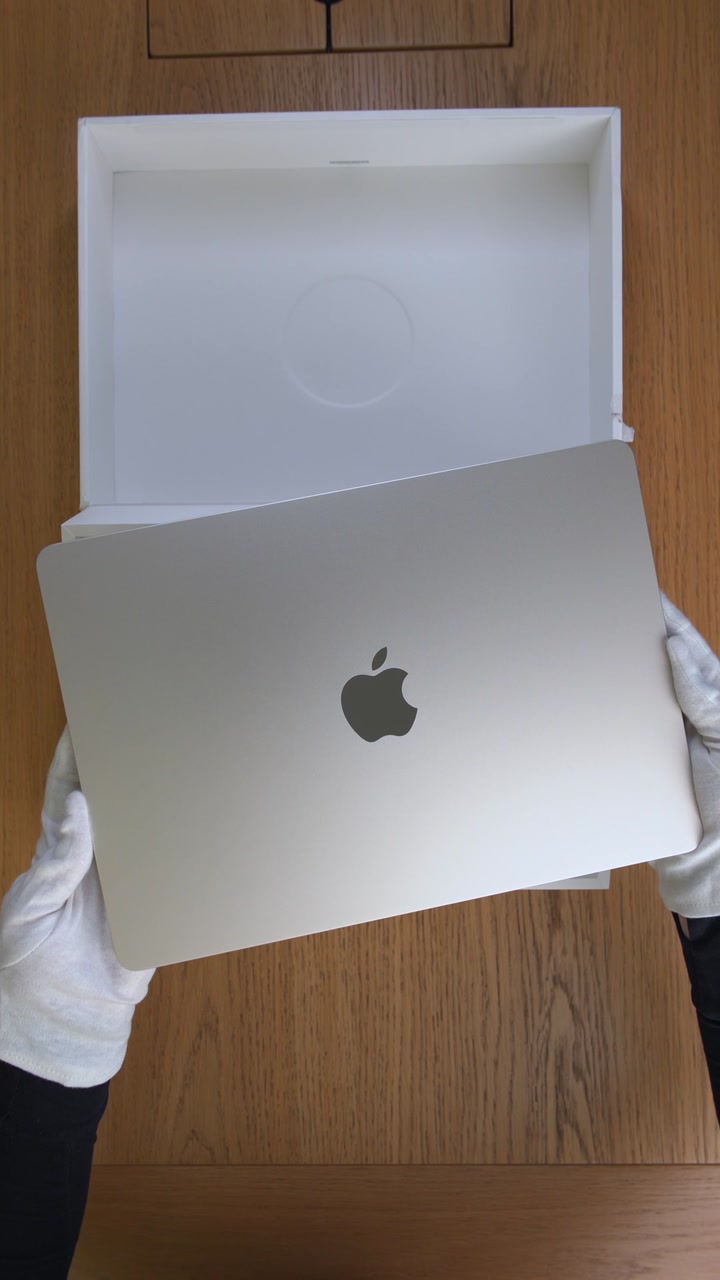 Apple MacBook Air 13 (2025) M4 (10CPU/8GPU/16GB/256GB) Starlight (MW0Y3)
