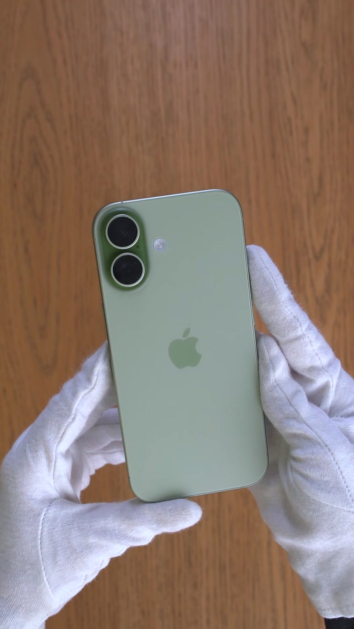 Apple iPhone 17 256Gb Sage (Зелёный) Nano-sim + eSim