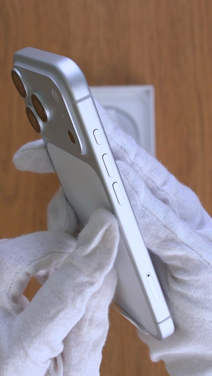 Apple iPhone 17 Pro Silver (Серебристый) Nano-sim + eSim