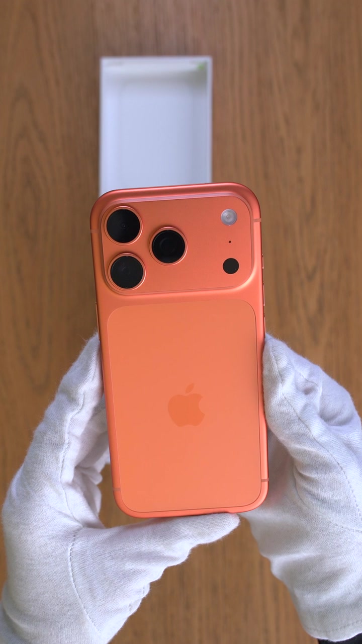 Apple iPhone 17 Pro 512Gb Cosmic Orange (Оранжевый) eSim + eSim