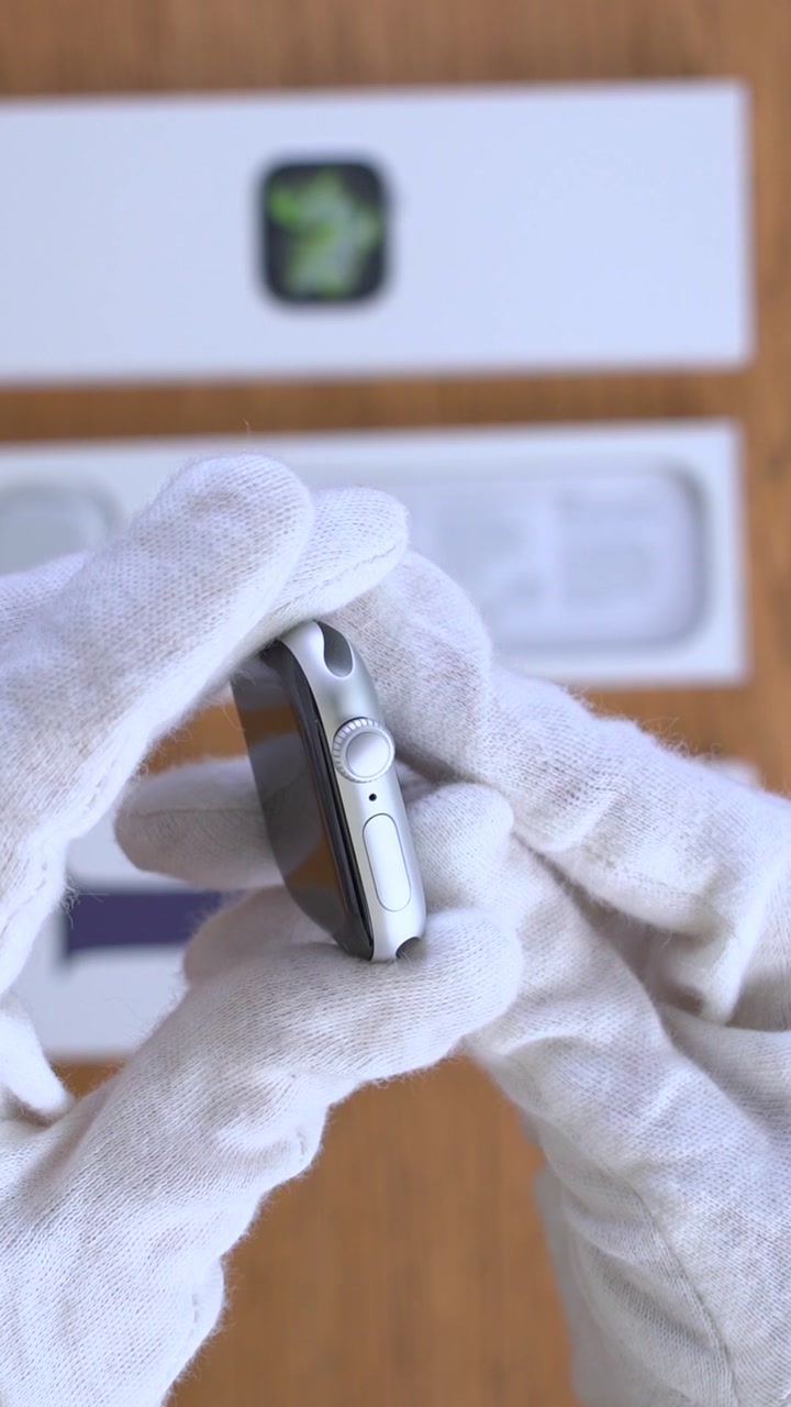 Apple Watch Series 11 42 мм Корпус из алюминия «Silver» Спортивный ремешок S/M «Purple Fog»