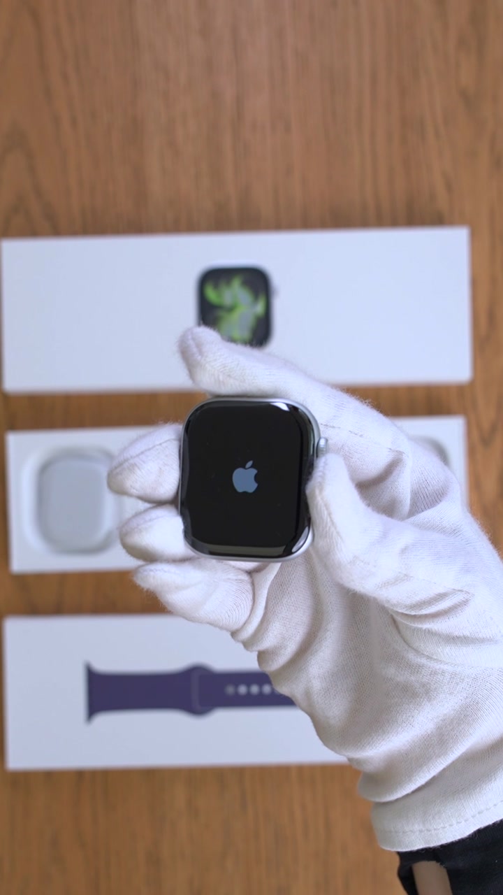 Apple Watch Series 11 42 мм Корпус из алюминия «Silver» Спортивный ремешок S/M «Purple Fog»