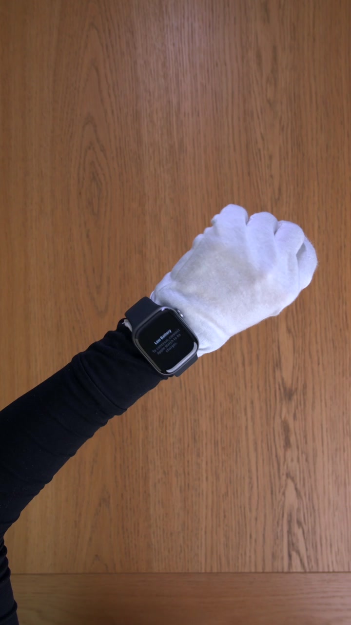 Apple Watch Series 11 46 мм Корпус из алюминия «Space Gray» Спортивный ремешок M/L «Black»