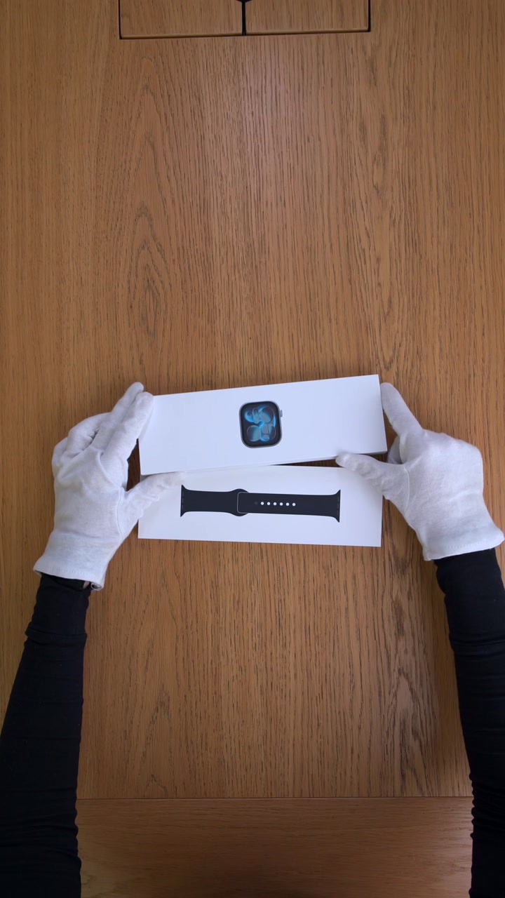 Apple Watch Series 11 46 мм Корпус из алюминия «Space Gray» Спортивный ремешок M/L «Black»