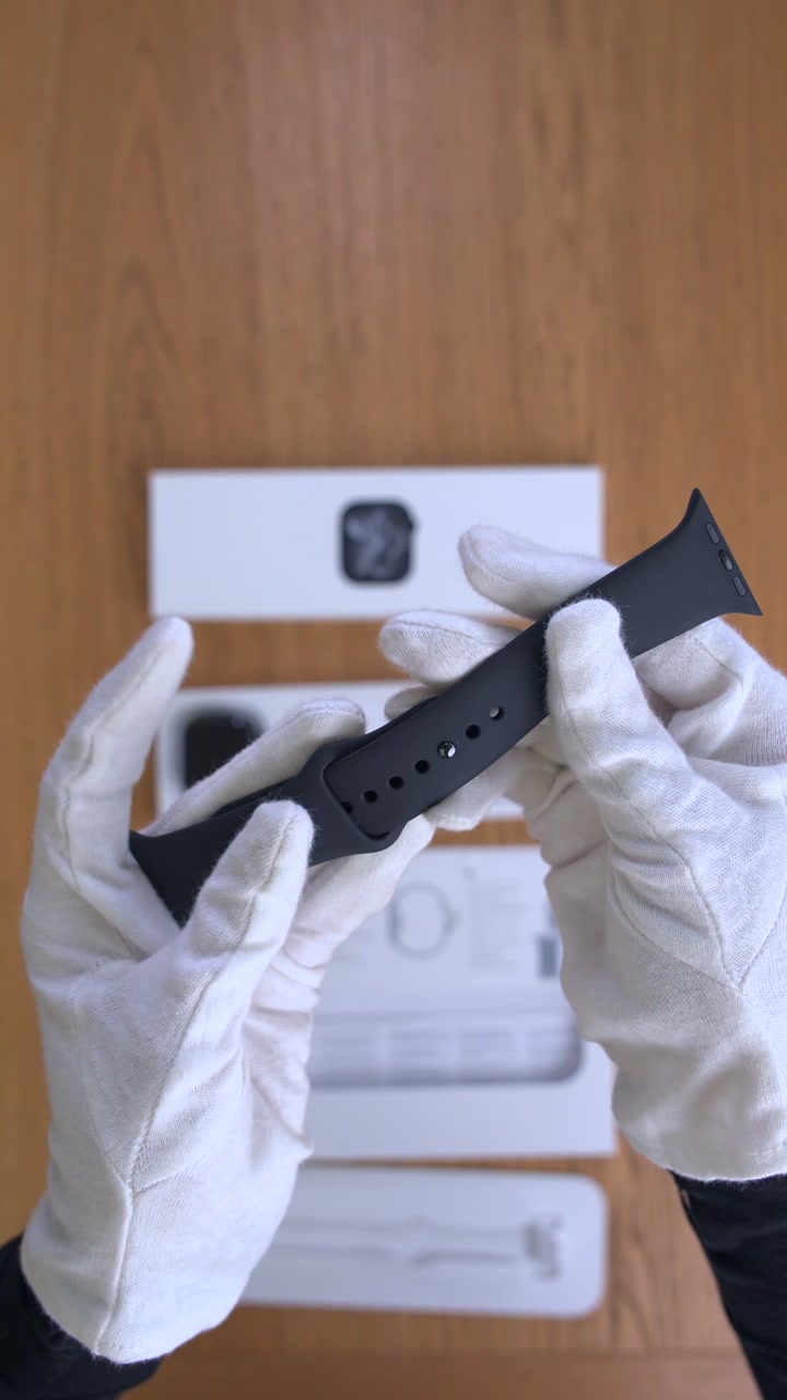 Apple Watch Series 11 46 мм Корпус из алюминия «Jet Black» Спортивный ремешок M/L «Black»