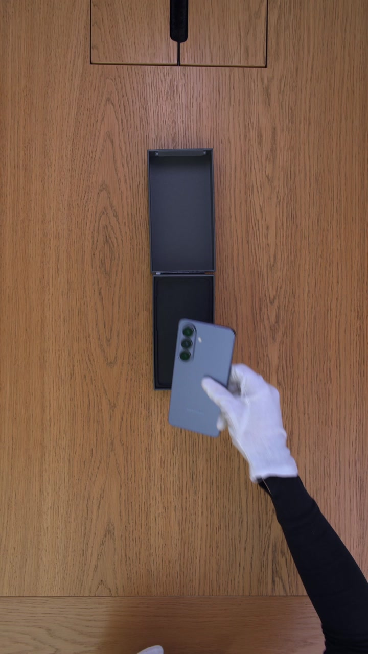 Смартфон Samsung Galaxy S26 5G 12Gb/256Gb (Cobalt Violet) SM-S942/DS (Dual Nano-sim + eSim)
