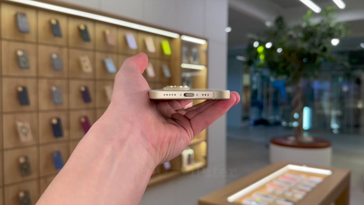 iPhone 15 Yellow