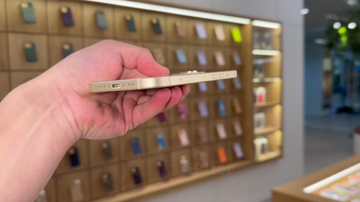 iPhone 15 Yellow