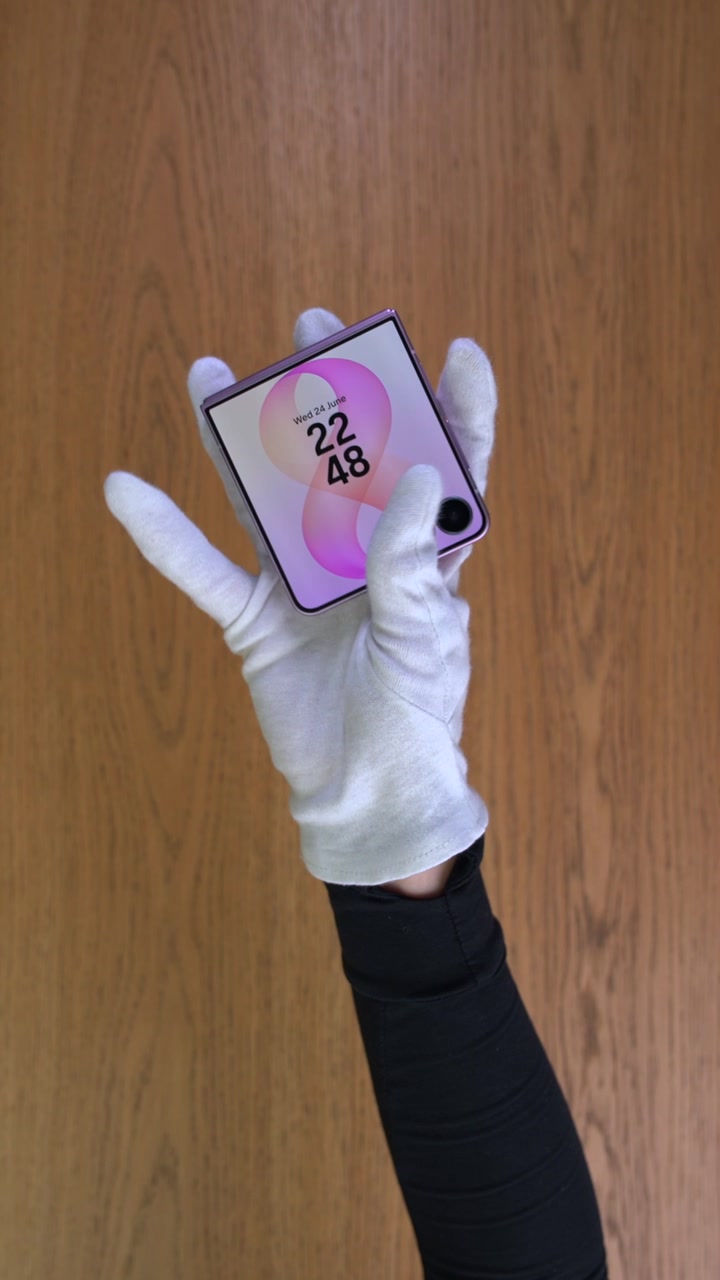 Смартфон Samsung Galaxy Z Flip 8 (Pink) SM-F776 (Nano-sim + eSim)