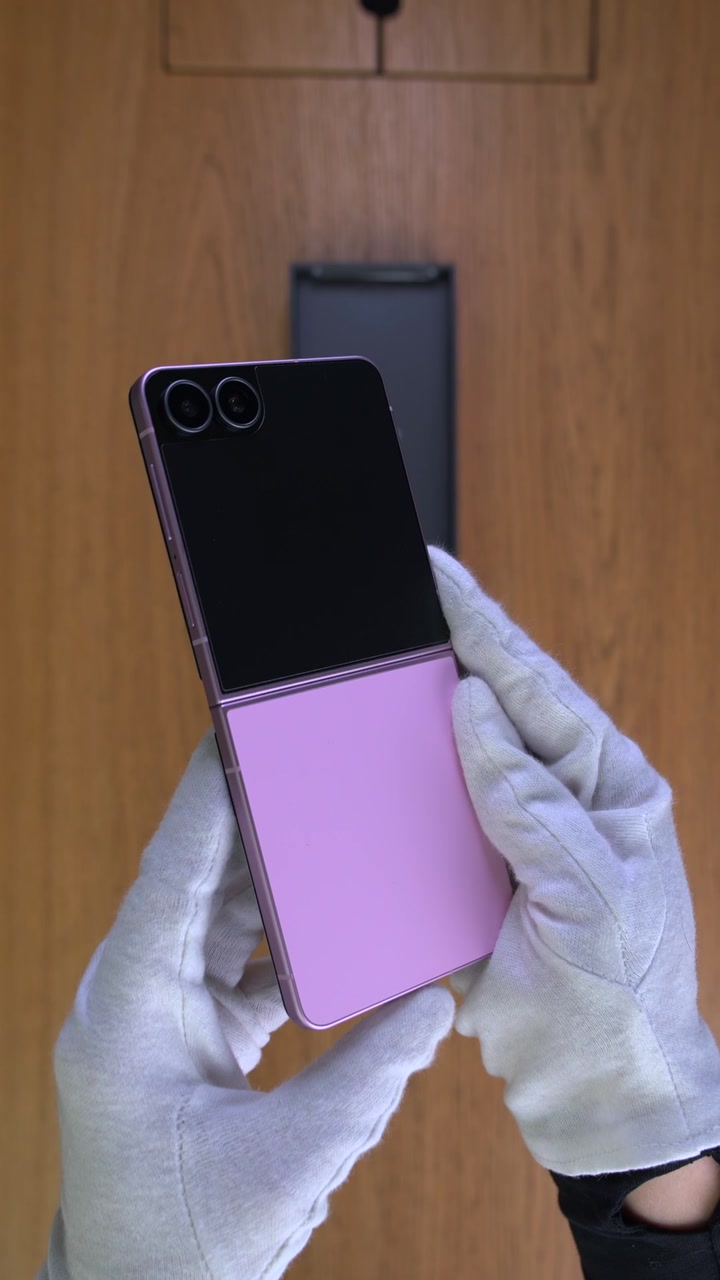 Смартфон Samsung Galaxy Z Flip 8 (Pink) SM-F776 (Nano-sim + eSim)