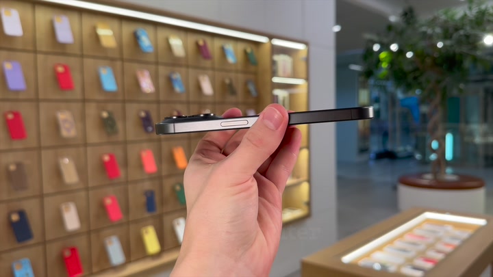 iPhone 15 Pro Black Titanium