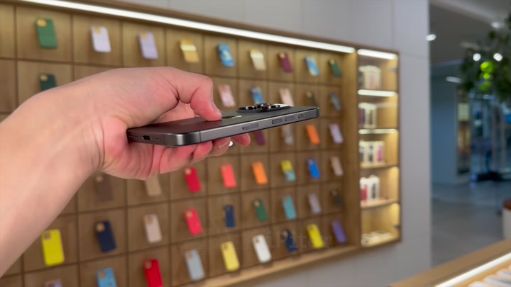 iPhone 15 Pro Black Titanium