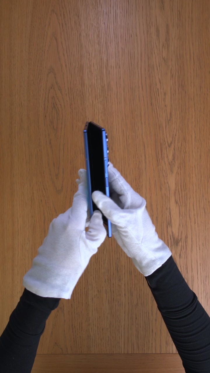 Samsung Galaxy Z Fold 7 Blue Shadow