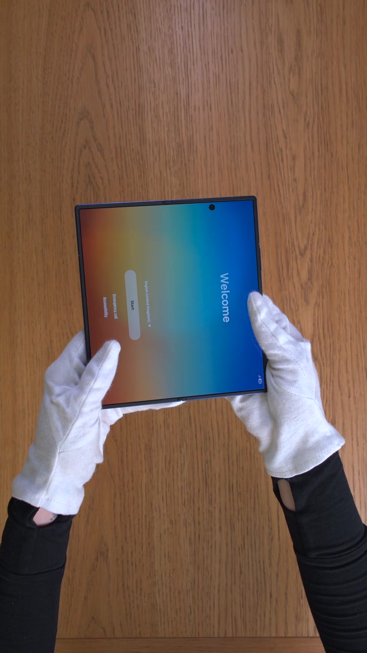 Samsung Galaxy Z Fold 7 Blue Shadow
