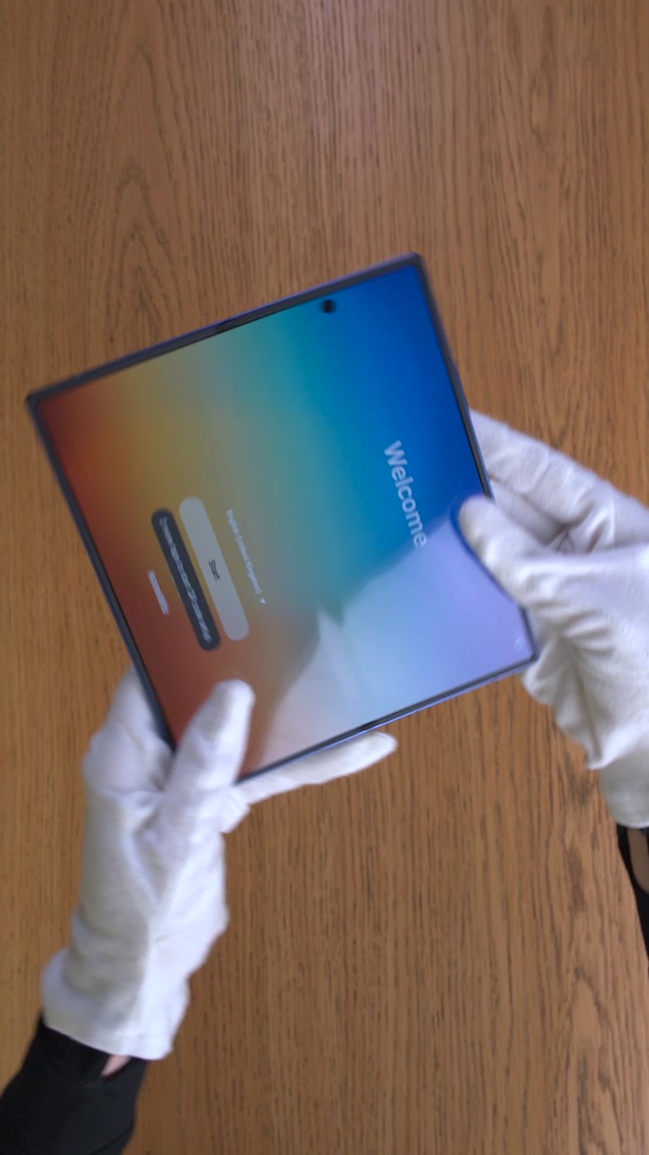 Samsung Galaxy Z Fold 7 Blue Shadow