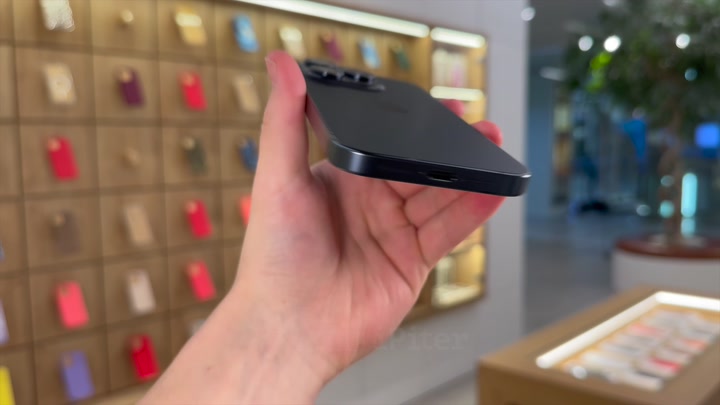 iPhone 15 Pro Blue Titanium