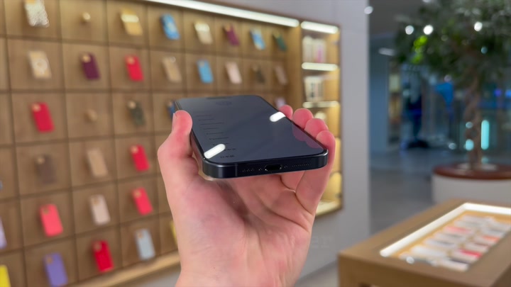 iPhone 15 Pro Blue Titanium