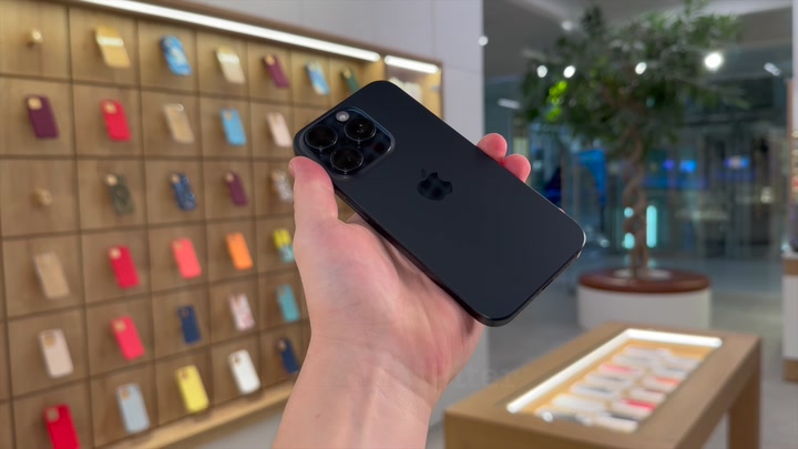 iPhone 15 Pro Blue Titanium